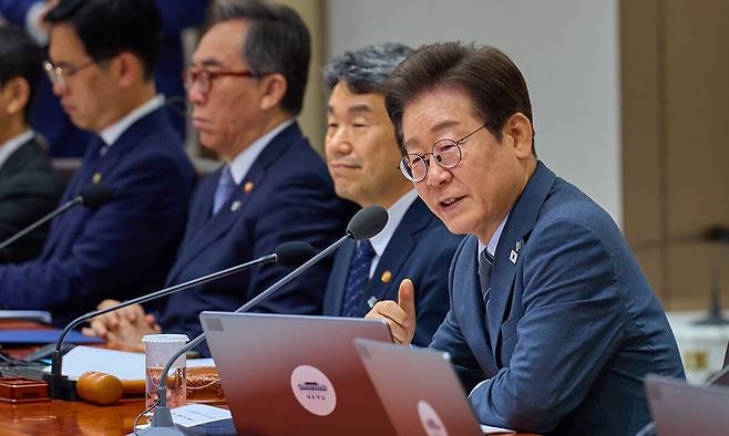 이재명 대통령이 지난 24일 서울 용산 대통령실 청사에서 열린 국무회의에서 발언하고 있다. 대통령실 제공