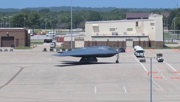 22일 작전을 마치고 화이트먼 공군기지로 귀환한 B-2 폭격기 . 미 공군 제공