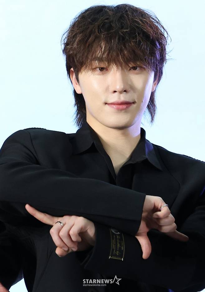 (서울=뉴스1) 권현진 기자 = 그룹 세븐틴의 디노가 4일 오후 서울 용산구 한화손해보험 한남사옥에서 열린 에어비앤비 포토행사에 참석해 포즈를 취하고 있다. 2025.6.4/뉴스1 Copyright (C) 뉴스1. All rights reserved. 무단 전재 및 재배포, AI학습 이용 금지. /사진=(서울=뉴스1) 권현진 기자