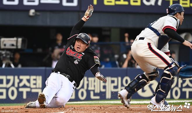 6월 25일 LG 트윈스는 KT 위즈에 좌완투수 임준형을 내주고 내야수 천성호, 포수 김준태를 받아오는 1대2 트레이드를 단행했다. 엑스포츠뉴스 DB