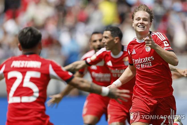 골 넣고 기뻐하는 벤피카 시엘데루프 [AP=연합뉴스]