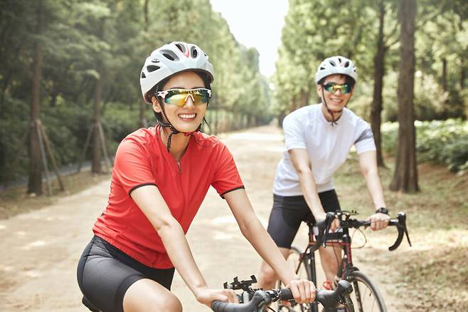 여름철 강해지는 자외선으로부터 눈을 보호하기 위해서는 선글라스 등을 착용해야 한다. [사진=클립아트코리아]