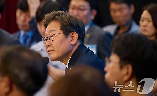 이재명 대통령이 25일 광주 국립 아시아문화전당에서 광주시민·전남도민 타운홀미팅을 하고 있다. (대통령실 제공. 재판매 및 DB 금지) 2025.6.25/뉴스1 ⓒ News1 허경 기자