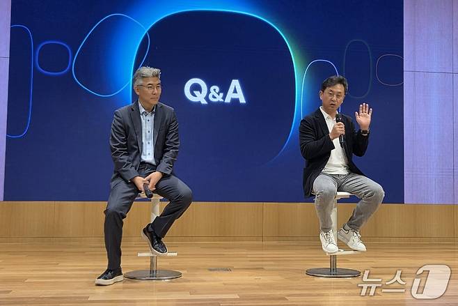 송해구 삼성SDS 설루션사업부장 부사장과 이호준 삼성SDS 클라우드서비스 사업부장 부사장이 생성형 AI 미디어데이에서 답변하고 있다. 2025.6.26 뉴스1 ⓒ News1 김민석 기자