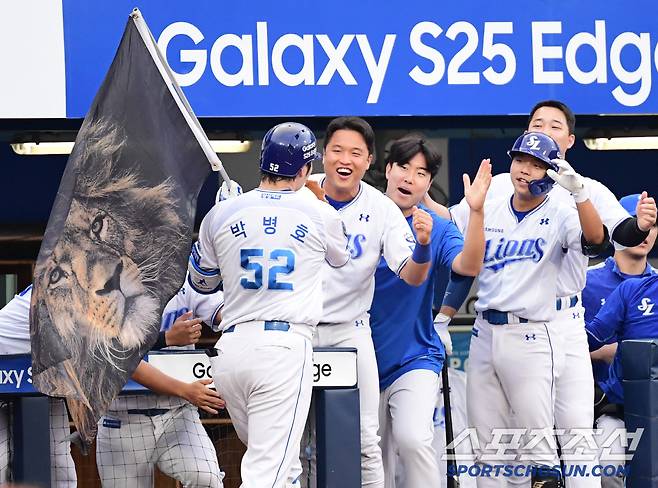 25일 대구 삼성라이온즈파크에서 열린 삼성과 한화의 경기. 3회 한화 와이스 상대 솔로홈런을 날린 삼성 박병호. 대구=송정헌 기자songs@sportschosun.com/2025.06.25/