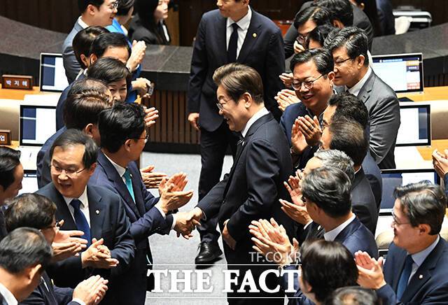 대통령으로 국회 본회의장 찾은 이재명.