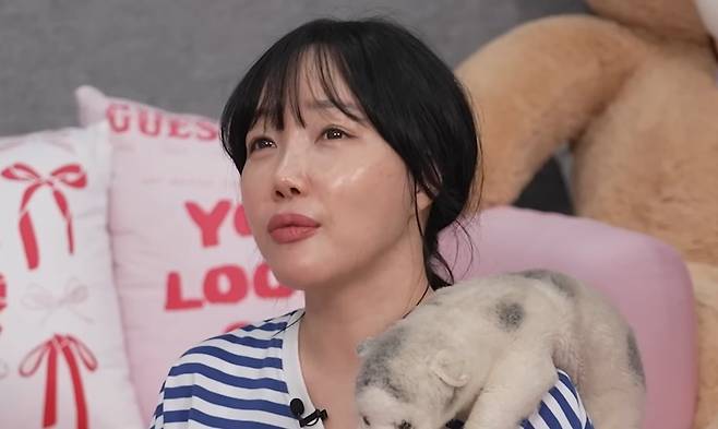 팝 아티스트 낸시랭(49·본명 박혜령)이 사기 결혼으로 떠안게 된 14억 원대의 빚을 아직도 갚고 있다며 안타까운 근황을 전했다. 사진=유튜브 채널 ‘이게진짜최종’ 캡쳐
