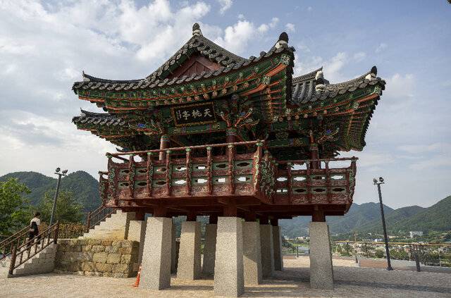 비득고개광장 천도정.