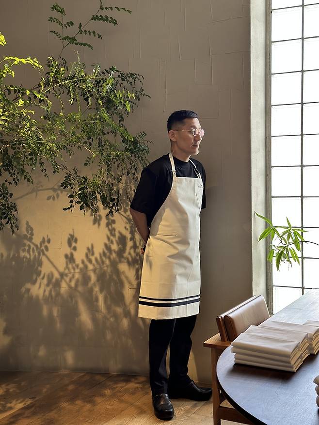강민구 셰프의 모습 / 사진=권효정 여행+ 기자
