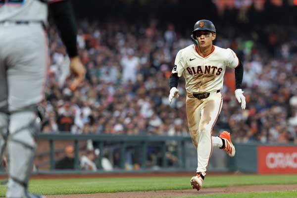 이정후가 5회 홈으로 들어오고 있다. 사진= Sergio Estrada-Imagn Images= 연합뉴스 제공