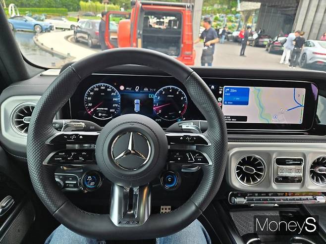 AMG G 63는 최고 출력 585마력, 최대 토크 86.7㎏fm의 성능을 자랑한다. /사진=김이재 기자