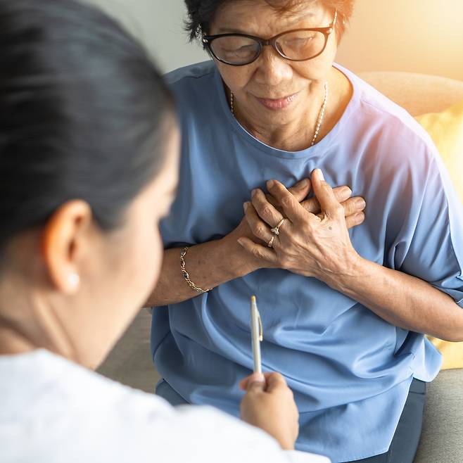 연구팀이 국민건강보험공단(KNHIS) 자료를 바탕으로 2010년부터 2018년까지 건강검진 이력이 있는 뇌경색 환자 9만 8706명, 뇌출혈 환자 4만 7695명을 일반인 대조군과 비교 분석한 결과, 뇌경색 진단 첫 해에는 심방세동 발생 위험이 7.32배까지 증가했으며, 1년 이후에도 심방세동 발생 위험은 1.64배로 여전히 높게 유지됐다. 뇌출혈 역시 비슷한 경향을 보인 것으로 밝혀졌다. <사진출처:게티이미지뱅크>