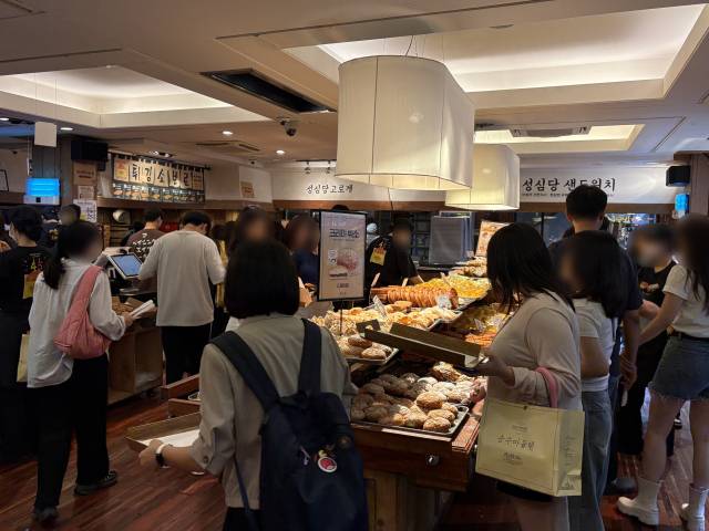 성심당 내부. 김수호 기자
