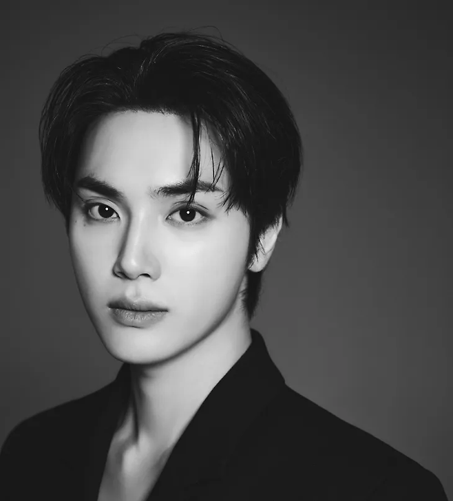 그룹 더보이즈 출신 주학년. 원헌드레드 제공