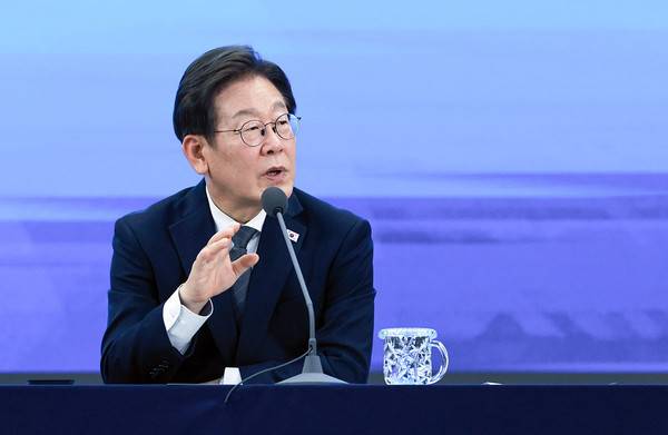 이재명 대통령이 25일 광주광역시 국립아시아문화전당에서 열린 '광주시민·전남도민 타운홀미팅'에 참석해 발언하고 있다. [대통령실통신사진기자단]