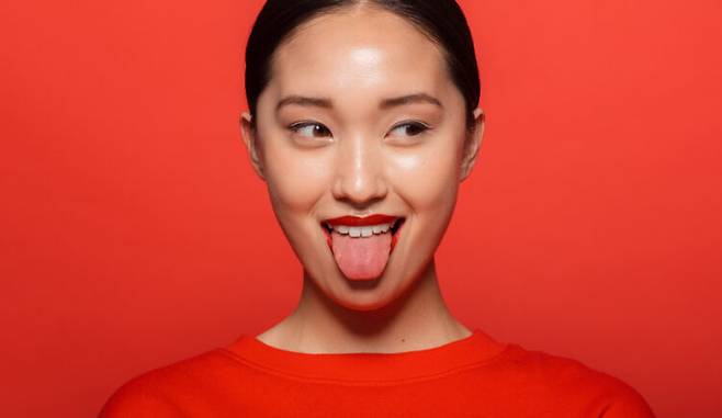 혀에 흰색의 설태가 나타나면 다른 병이 있는지 진단을 해볼 필요가 있다. 특히 여성의 경우 세균성 질염 가능성이 있다. [사진=클립아트코리아]