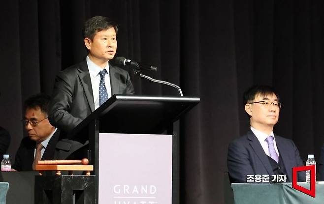 23일 오후 서울 용산구 그랜드하얏트 서울에서 열린 고려아연 임시주주총회가 진행되고 있다. 조용준 기자