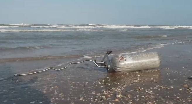 멕시코 북부 타마울리파스주 바드다드 해변에 떨어진 스페이스X 우주선 잔해. /KRIS‑TV 보도 캡처