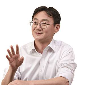 이관후 국회입법조사처장 - 서강대 정치외교학 학·석사, 영국 런던대(UCL) 정치학 박사, 전 서강대 글로컬 한국정치사상연구소 전임연구원, 전 행정안전부 장관정책보좌관, 전 국무총리 메시지비서관, 전 건국대 상허교양대학 교수 /사진 국회입법조사처