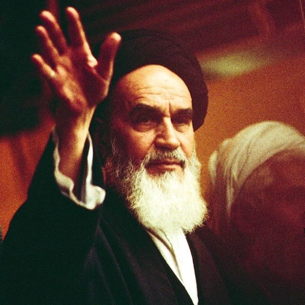 이란 최고지도자 아야톨라 알리 하메네이 공식 홈페이지에 올라온 초대 최고지도자 아야톨라 루홀라 호메이니의 사진. 하메네이 공식 홈페이지 캡처