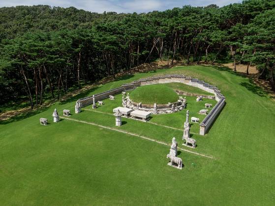 인조와 인열왕후의 합장묘인 파주 장릉. 인조는 전 재위 기간을 김자겸과 함께했다. [사진 이숙인]