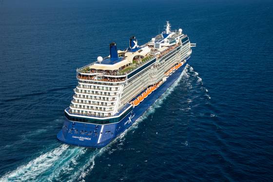 2026년 2월 남미 지역을 항해하는 셀레브리티 이쿼녹스 호. 데크에 천연 잔디가 깔려 있다. 사진 하나투어