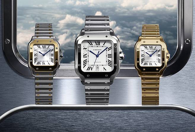 가운데 놓인 제품이 산토스 드 까르띠에 라지 모델이다. © Julien Thomas Hamon 사진 까르띠에