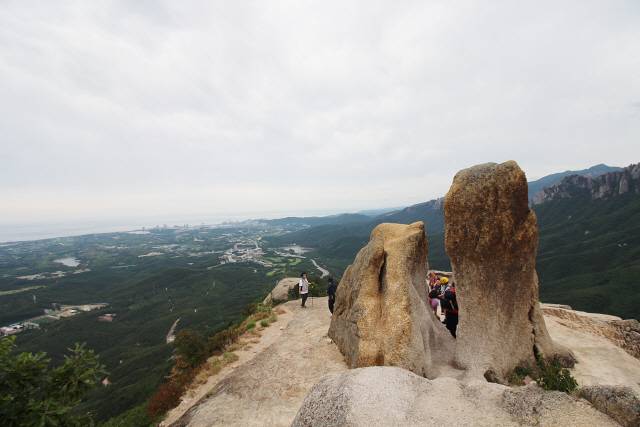▲ 금강산 정상에서 볼 수 있는 기암괴석. 마치 대만의 예류를 연상케 한다.