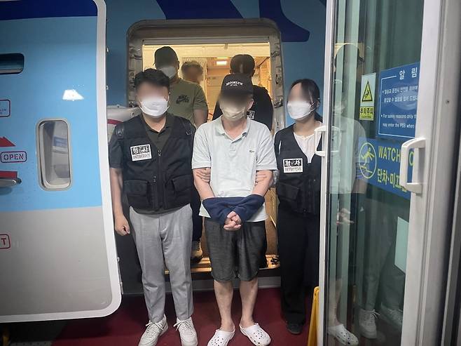 국내 시중은행에서 대출 업무를 담당하며 11억원을 빼돌린 뒤 해외로 도주한 50대가 18년 만에 국내로 강제 송환됐다. /사진=연합뉴스