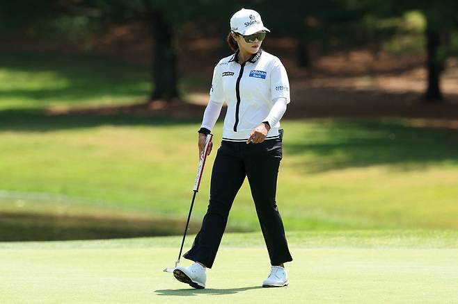 임진희가 LPGA 투어 다우 챔피언십 첫날 5번홀에서 그린을 살피고 있다. [AFP]