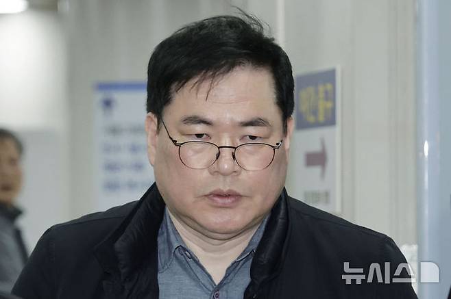 [서울=뉴시스] 최동준 기자 = 검찰이 이른바 '대장동 본류 사건'이라고 불리는 대장동 민간업자들의 뇌물·배임 혐의 1심 재판에서 유동규 전성남도시개발공사 기획본부장과 화천대유자산관리대주주 김만배씨에게 징역 7년과 12년의 중형을 구형했다. 사진은 유 전 본부장. 2025.02.06. photocdj@newsis.com