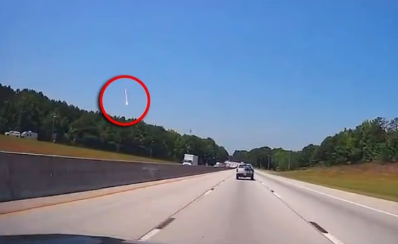 26일(현지시간) 미국 사우스캐롤라이나, 조지아, 테네시 상공에서 발견된 미스터리한 불덩어리. 엑스 영상 캡처