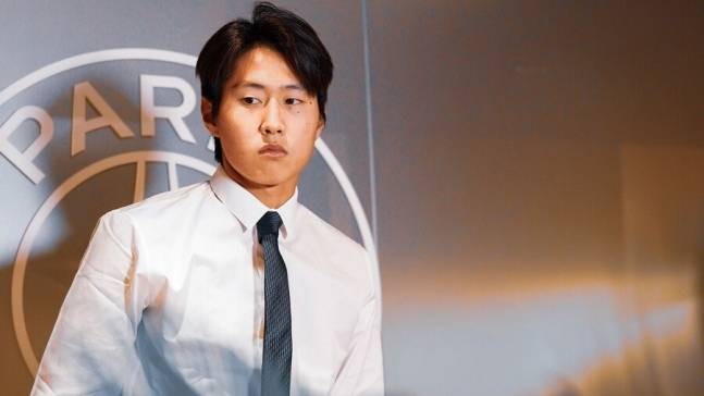 이강인. 디올 공식 사이트