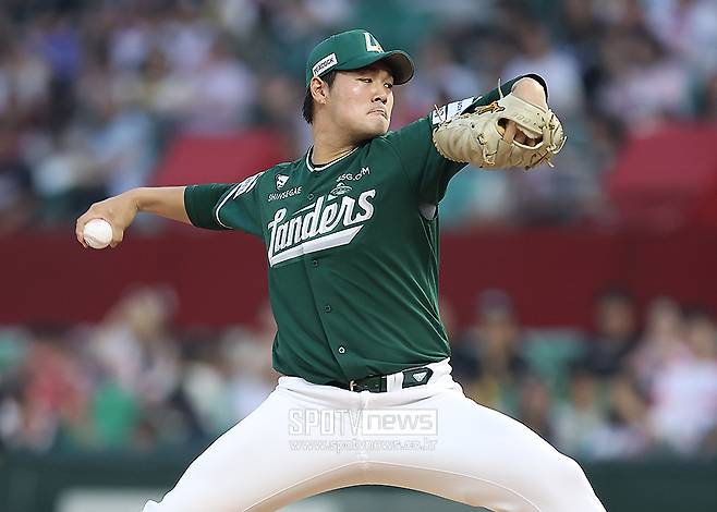 ▲ 2.2이닝 무실점을 기록하며 팀 역전승에 큰 공을 세운 전영준 ⓒ곽혜미 기자