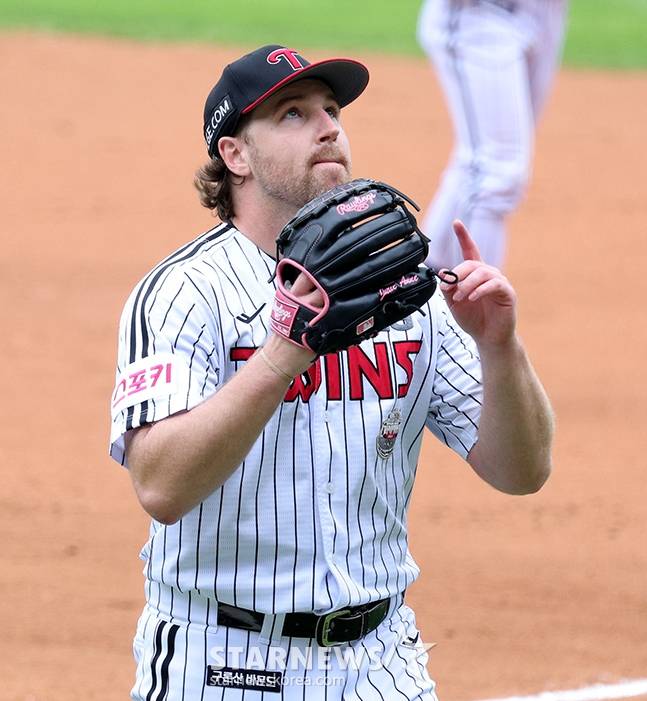 2024시즌 항상 세리머니를 했던 엔스. /사진=김진경 대기자