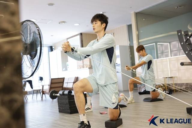 훈련에 집중하는 기성용. /사진=한국프로축구연맹 제공