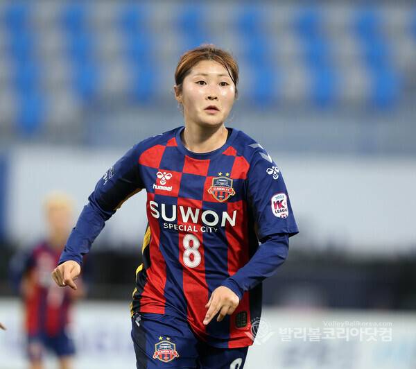 수원FC위민 아야카, 골 성공 후 모습.