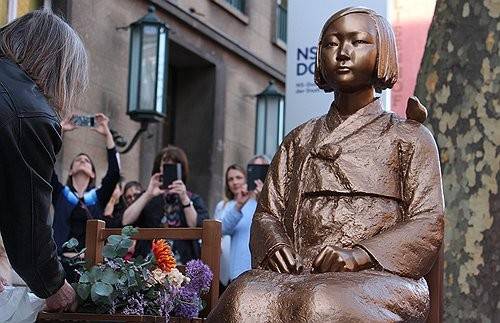 독일 쾰른에 전시된 소녀상 [연합뉴스 자료사진. 재판매 및 DB 금지]