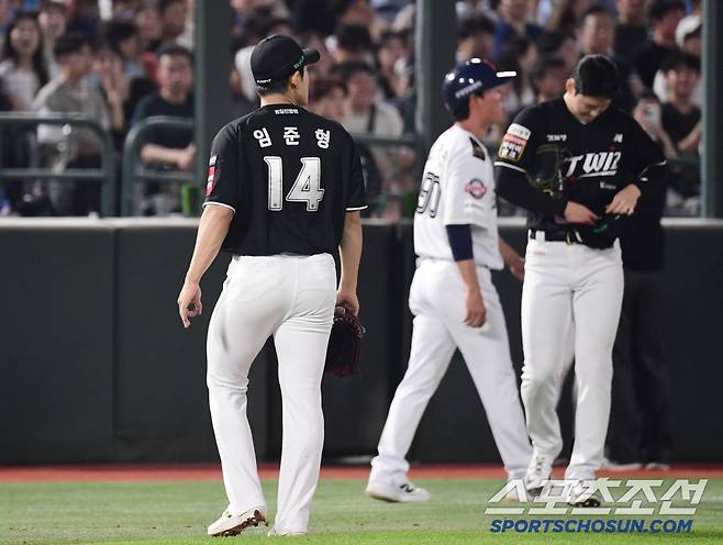 3회 강판 당하는 KT 임준형.