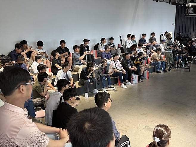 ▲ 주말, 이른 시간부터 전국의 작사들이 모였습니다