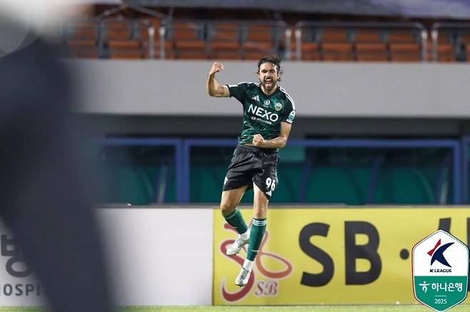 전북 현대 스트라이커 안드레아 콤파뇨. 사진=한국프로축구연맹