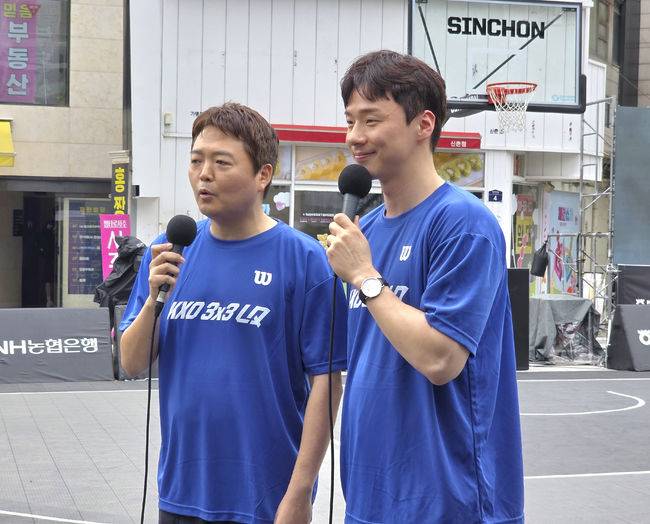 [사진] KBS N 김기웅 캐스터와 박찬웅 해설위원