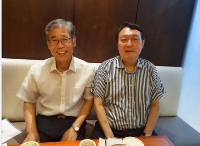 ▲신평 변호사와 윤석열 전 대통령 ⓒ신평 페이스북 갈무리
