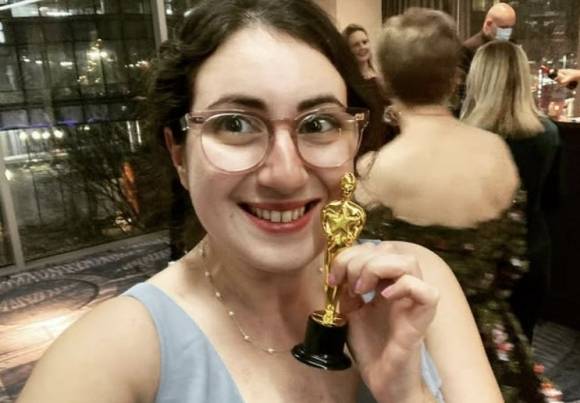 희귀질환인 ‘순환성 구토 증후군’(CVS)을 앓는 샤리스 제루니안. 인스타그램