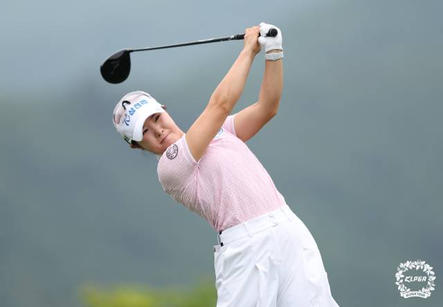 KLPGA 투어 36홀 최저타를 경신한 고지우. 사진 제공=KLPGA