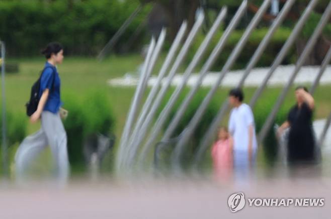 어느덧 여름 [연합뉴스 자료사진]