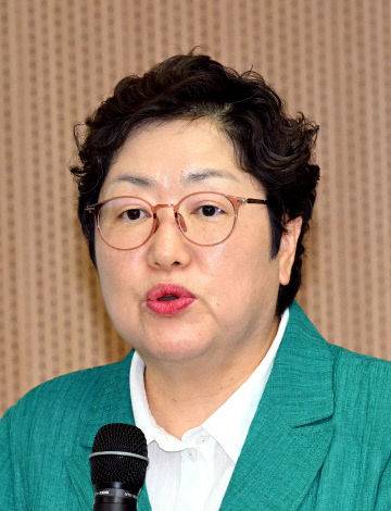 정상신 희망과미래교육연구소 대표가 발제하고 있다