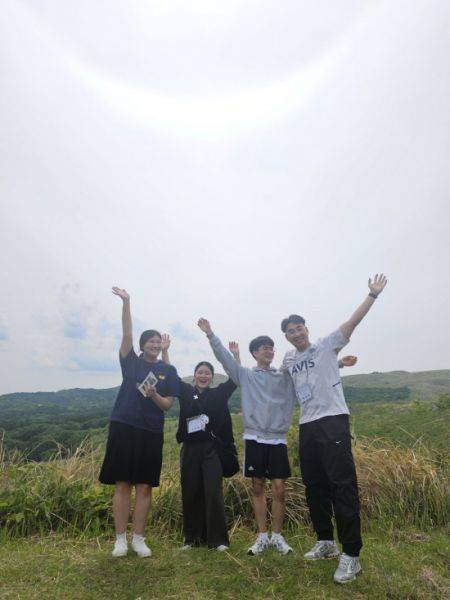 산청고등학교. 일본 최대의 카르스트 대지인 '아키요시다이'를 배경으로 찰칵.