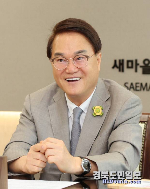 청도를 새롭게군민을 힘니게를 슬로건으로 출범한 민선8기 김하수 청도군수.