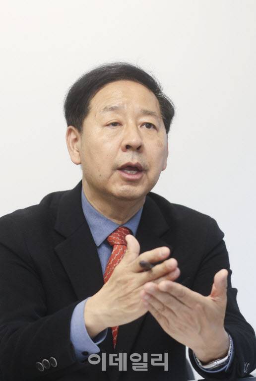 구윤철(60) 전 국무조정실장이 지난 4월 22일 서울 중구 통일로 KG타워에서 이데일리와 인터뷰를 하고 있다.(사진=이영훈 기자)